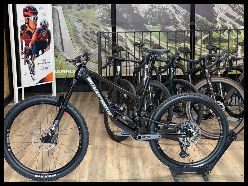 NUKEPROOF GIGA 297 CARBON ELITE COSMIC BLACK 2024-1