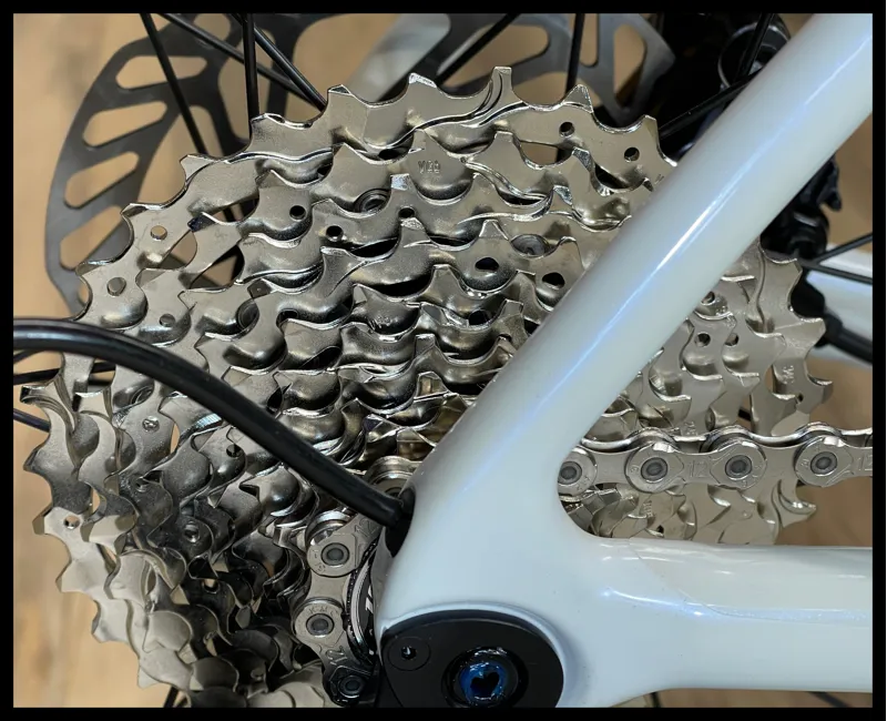 TCR Advanced 2-PC Medium Illusion White 2024-3