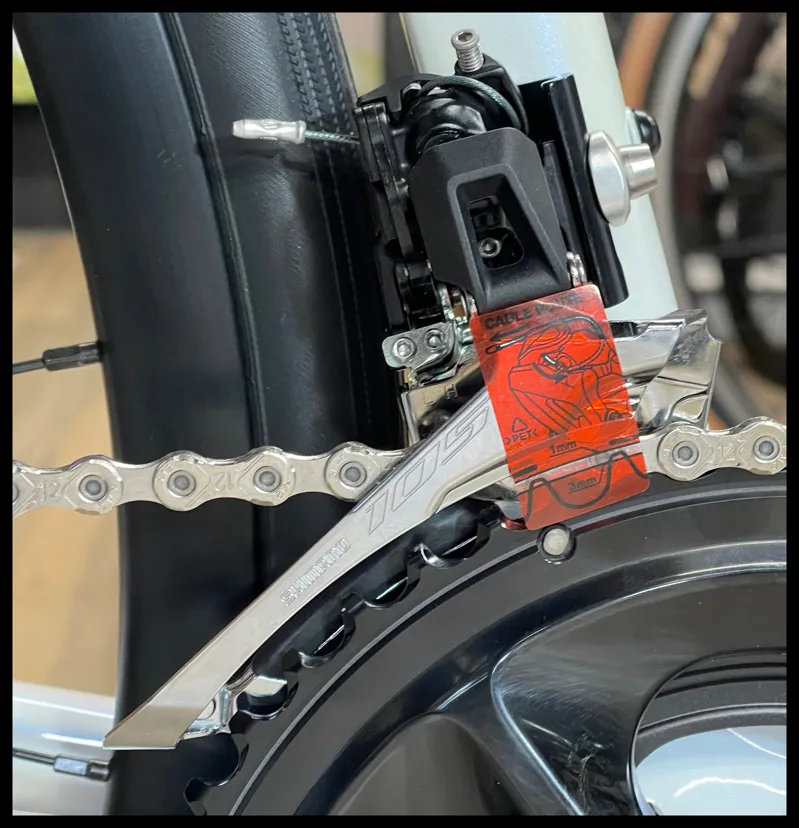 TCR Advanced 2-PC Medium Illusion White 2024-5