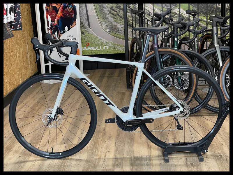 TCR Advanced 2-PC Medium Illusion White 2024-1