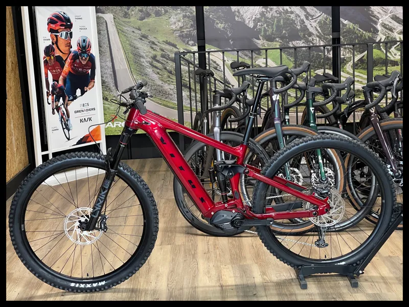 VITUS E-SOMMET 290 VR MOUNTAIN BIKE Medium Octane Red 2024-1