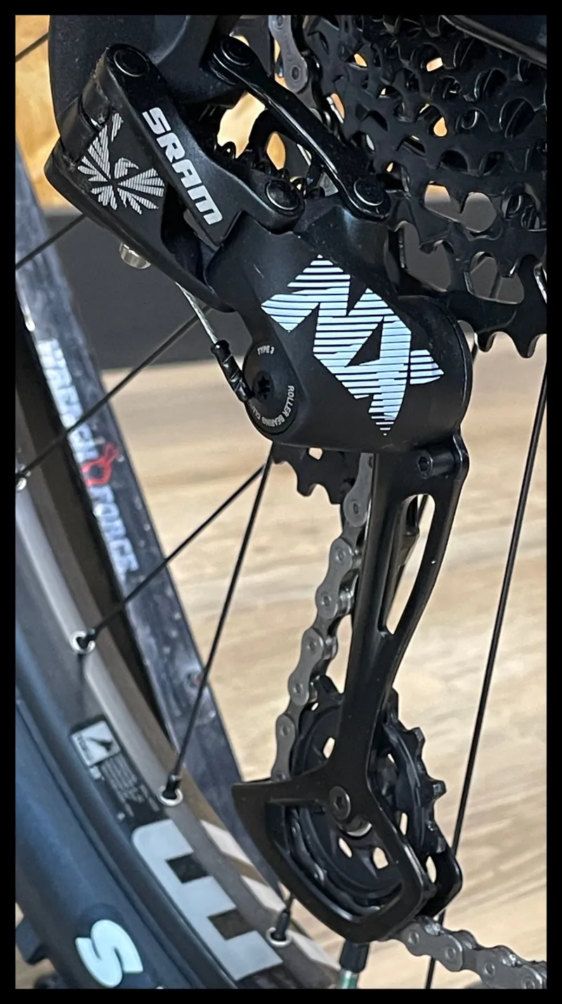 VITUS ESCARPE 290 CR MOUNTAIN BIKE Large Black Quartz 2024-5