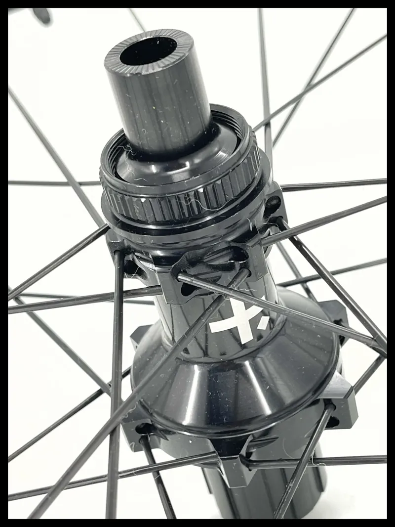 Vel 3850 RL Carbon Tubeless CL Disc Wheelset Shimano FH-2