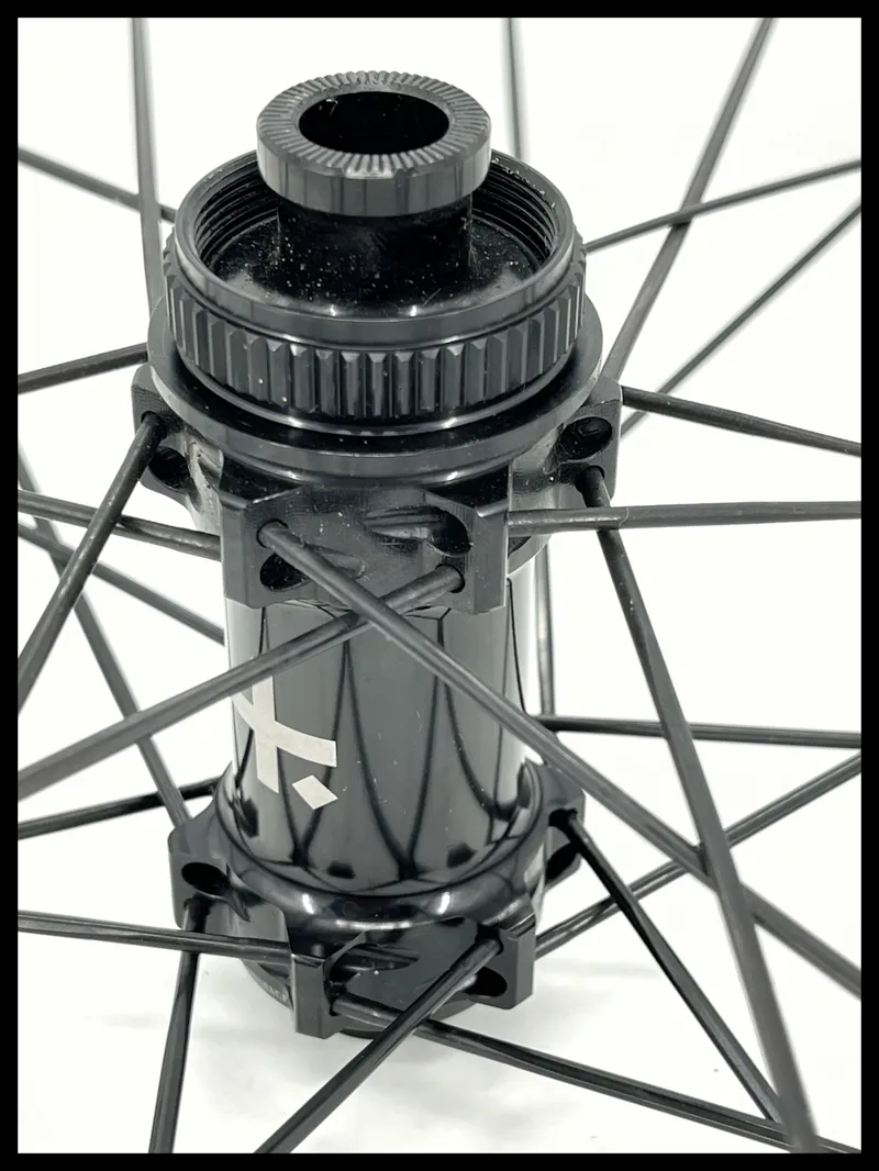 Vel 30 GRL Carbon Tubeless CL Disc Gravel Wheelset Shimano FH-5