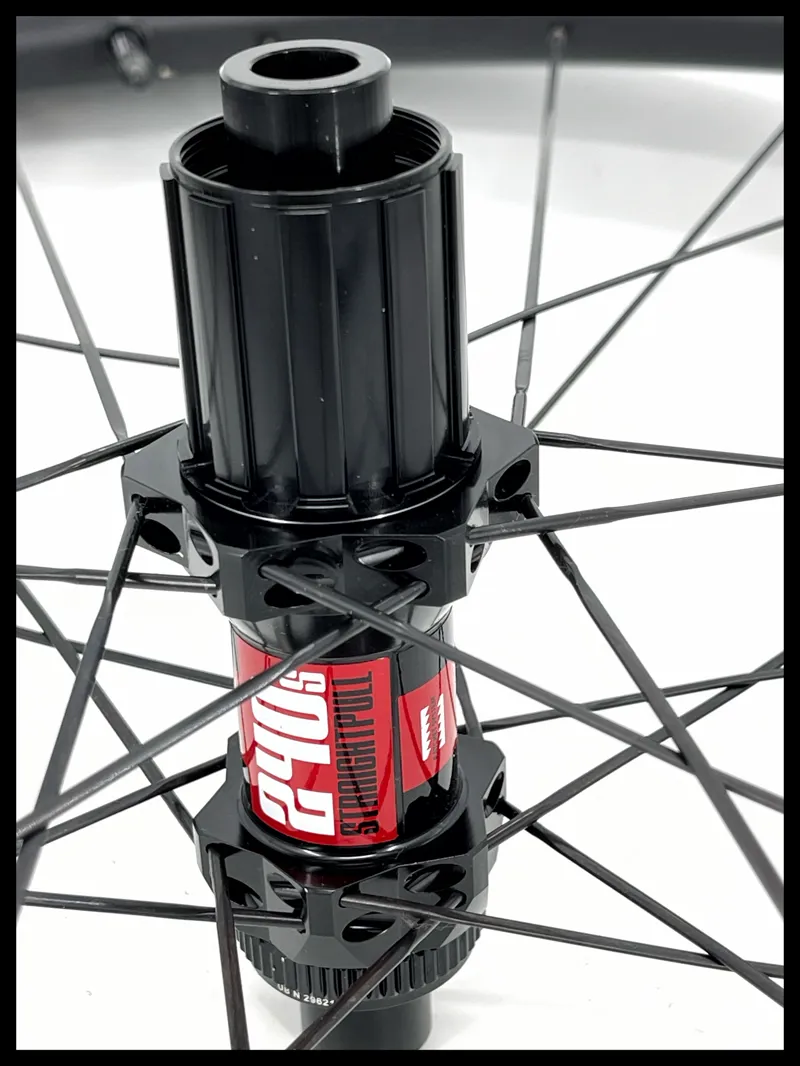 Vel 30 GRSL Carbon Tubeless CL Disc Wheelset 27.5 Shimano FH-5