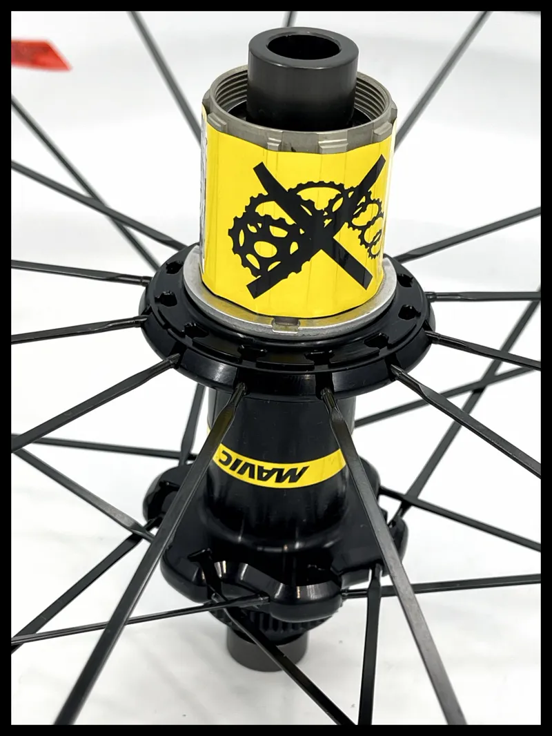 Mavic Allroad Pro Carbon SL Disc R+ 650b Wheelset 2021 Shimano FH-1