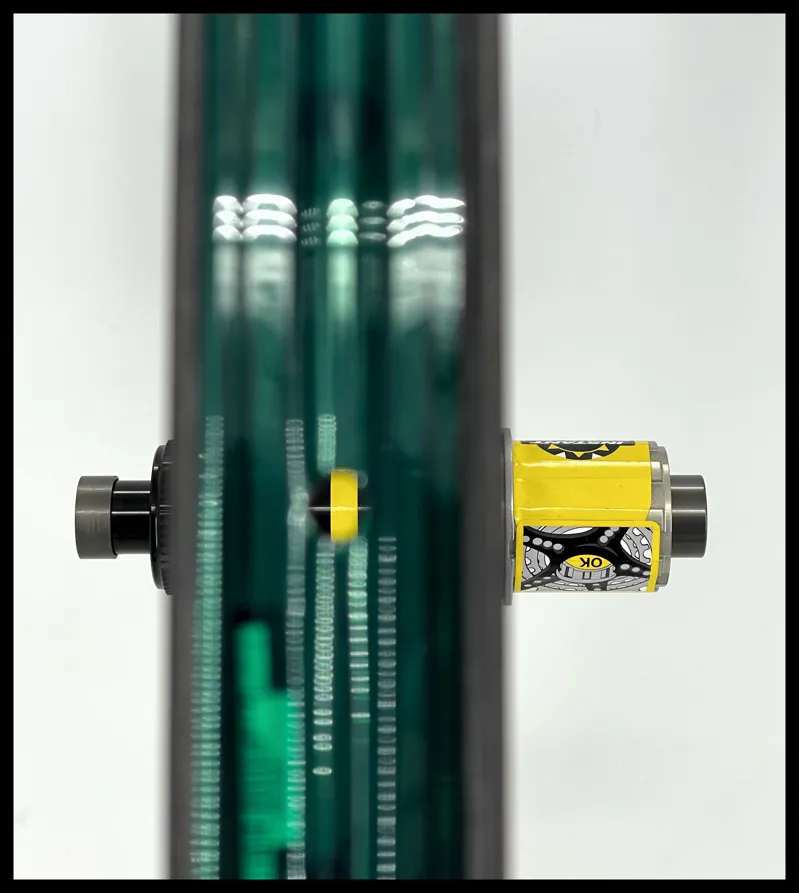 Mavic Allroad Pro Carbon SL Disc R+ 650b Wheelset 2021 Shimano FH-3