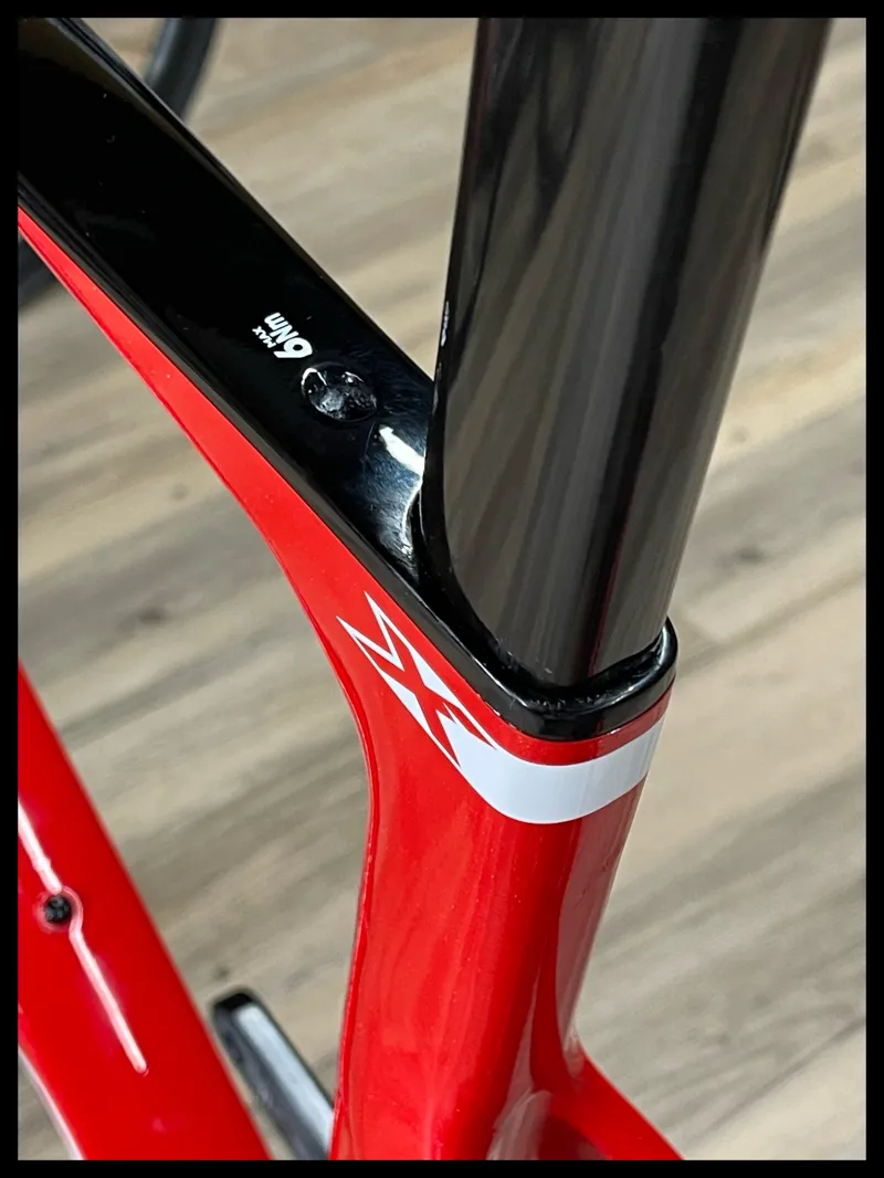 Pinarello X3 DISC 105 Di2 800DB  53CM 2023 KEEN RED-6