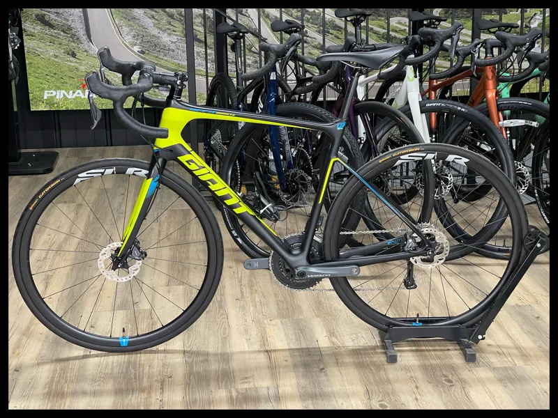 Defy Advanced Pro O 2018 Medium Large Black-1