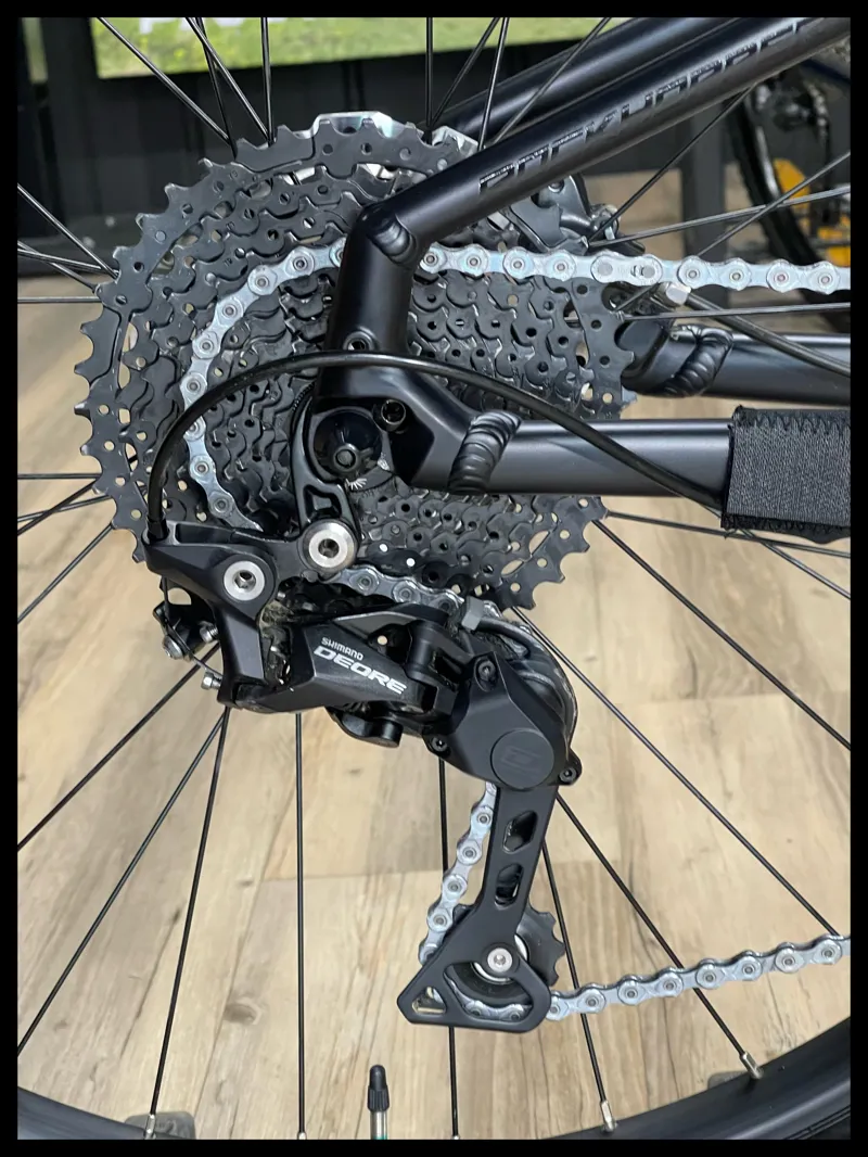 Specialized 27.5 Hardtail  MTB Black Small-3