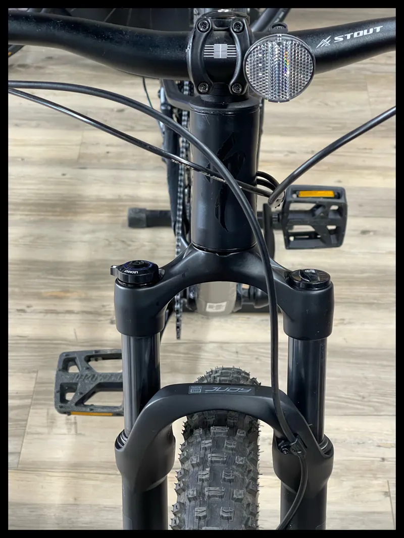 Specialized 27.5 Hardtail  MTB Black Small-2