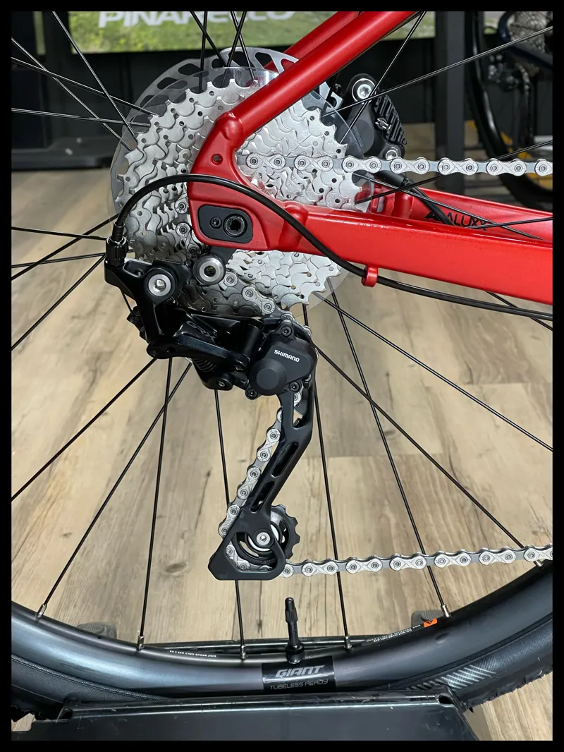 Revolt 1 Large Grenadine Gravel Bike 2022-6