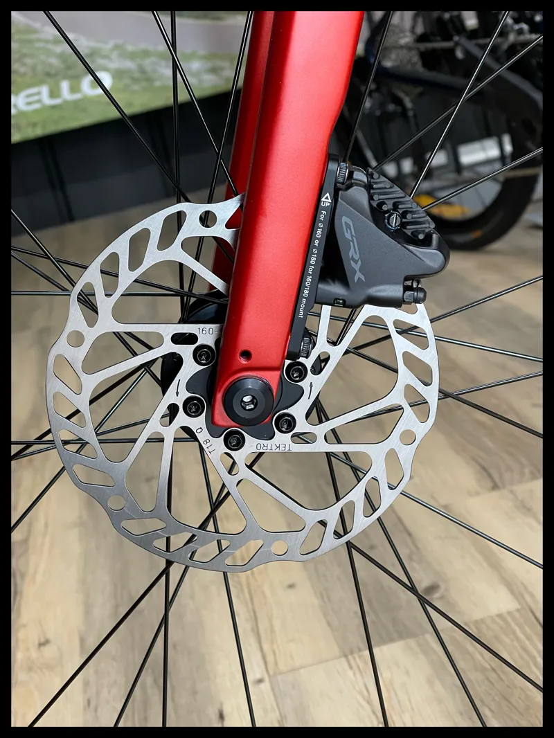 Revolt 1 Large Grenadine Gravel Bike 2022-8