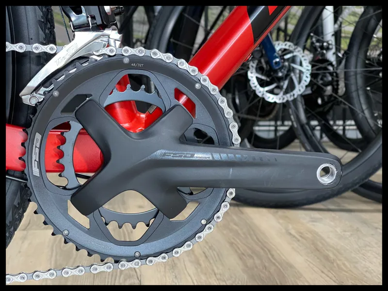 Revolt 1 Large Grenadine Gravel Bike 2022-5