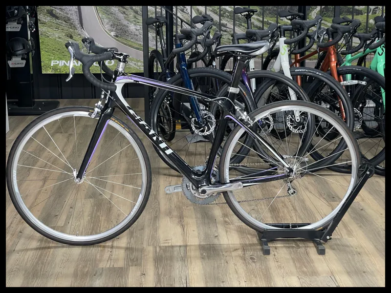 Giant Avail Composite 3 Medium Black/Purple-1