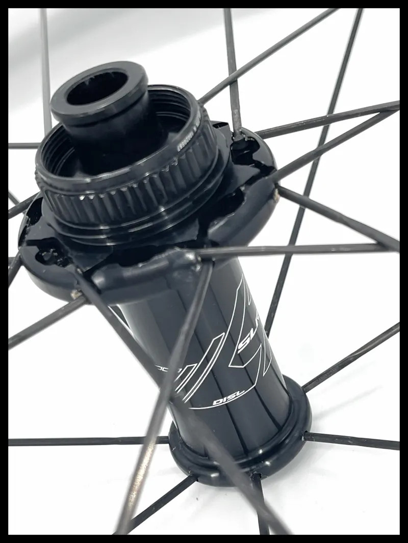 Giant SLR One 65mm Disc Brake CL Carbon Wheelset.-4