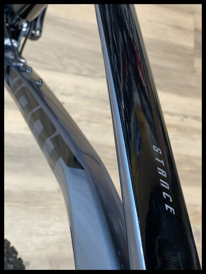 Giant Stance 29 2 X-Large Knight Shield Full Sus MTB 2022-2