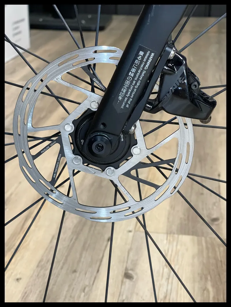 Revolt Advanced Pro 1 Medium Large Carbon SRAM Rival 2022-7