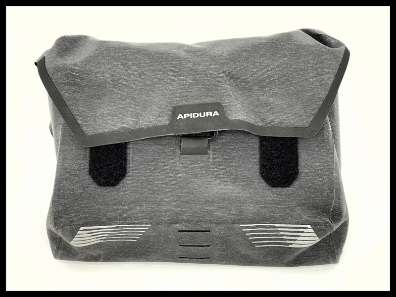 Apidura City Messenger Bag 11 inch