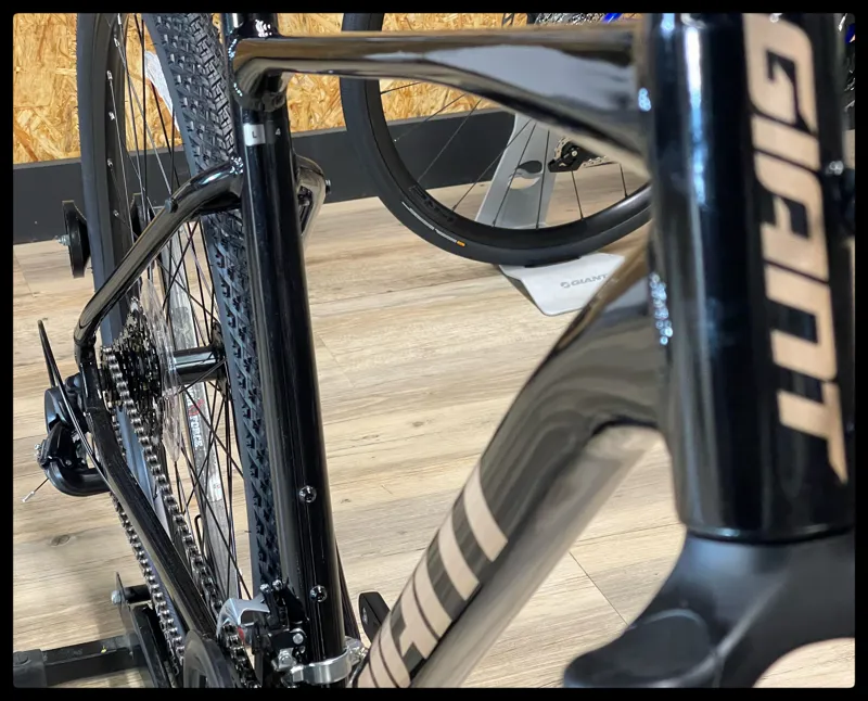 Giant Roam 4 Disc Large Black 2022-3