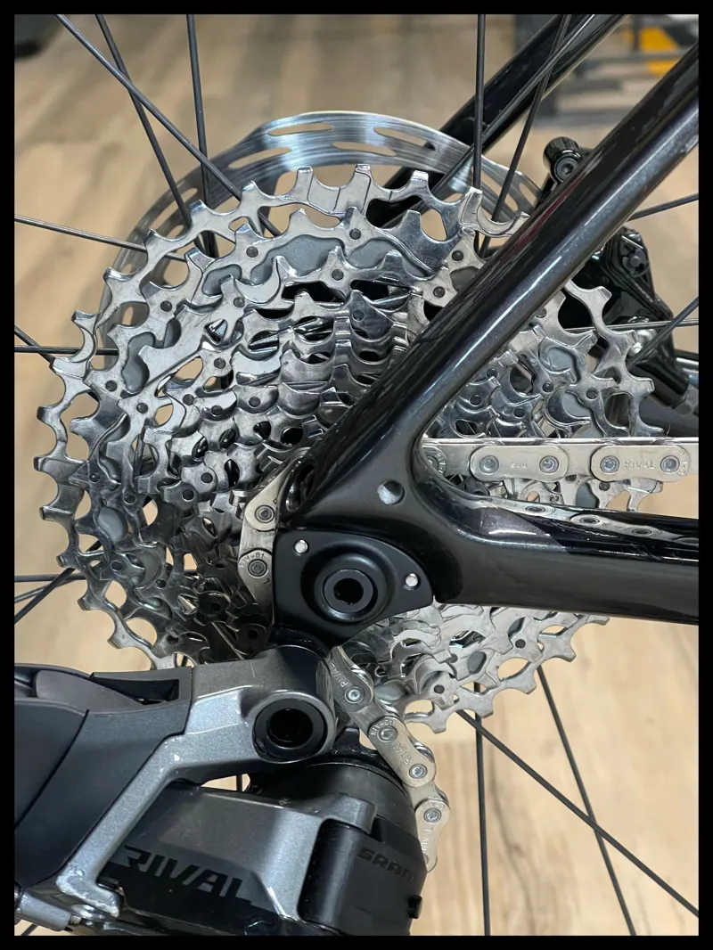 Giant Defy Advanced Pro 2-AX Medium Black Chrome 2022-4