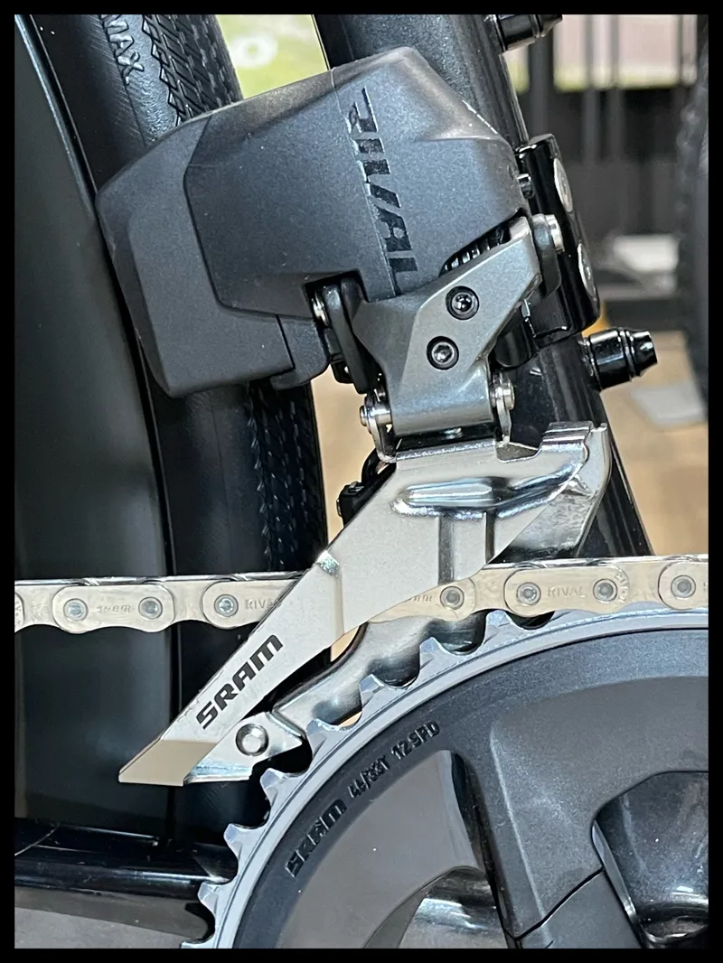 Giant Defy Advanced Pro 2-AX Medium Black Chrome 2022-6