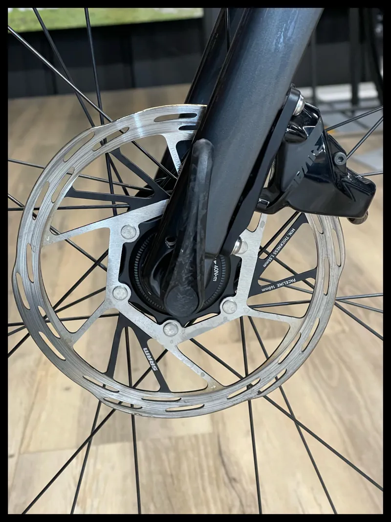 Giant Defy Advanced Pro 2-AX Medium Black Chrome 2022-8