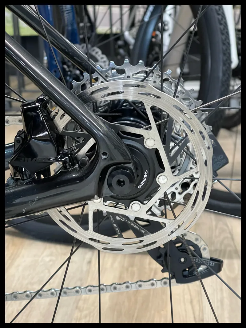 Giant Defy Advanced Pro 2-AX Medium Black Chrome 2022-9