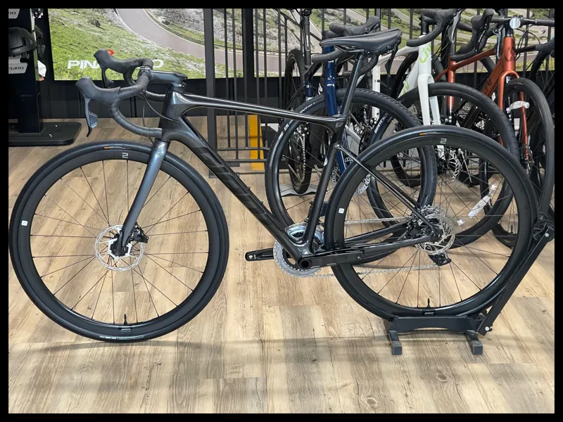 Giant Defy Advanced Pro 2-AX Medium Black Chrome 2022-1