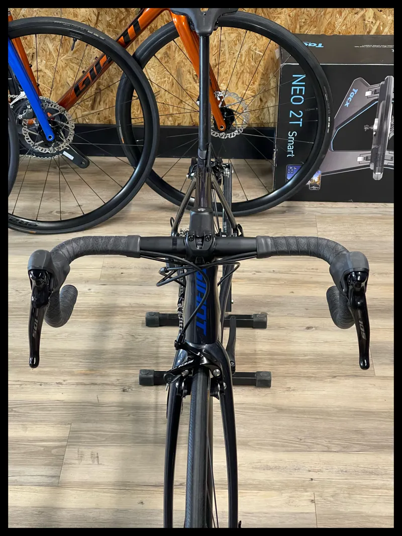 Giant TCR Advanced 2 Medium Cold Iron Road Bike 2022-3