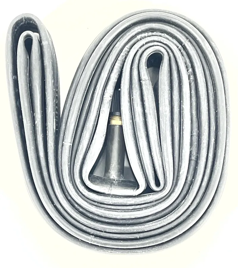 Giant 700c x  28-32 mm Schrader Inner Tube 35 mm Valve-1