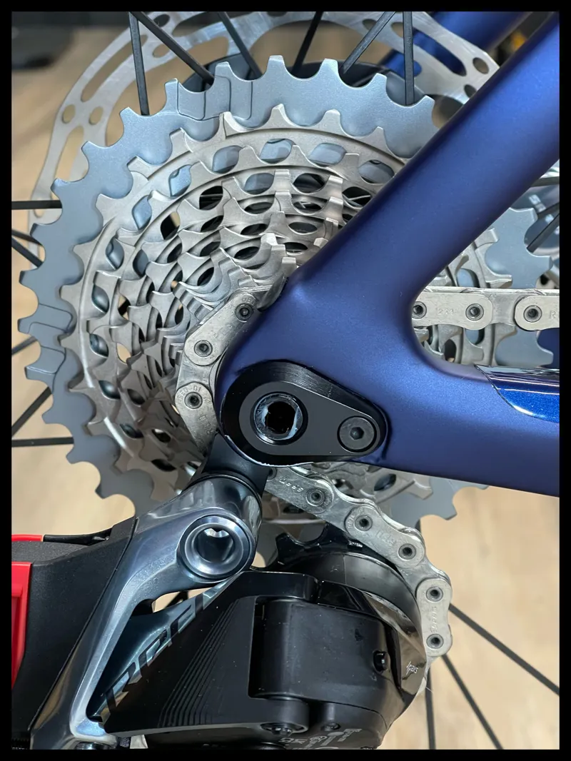 Dogma F Disc Midnight Blue 54 cm SRAM Red-7