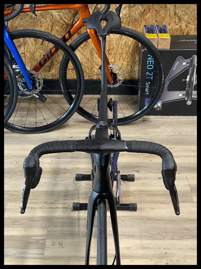 Dogma F Disc Midnight Blue 54 cm SRAM Red-9