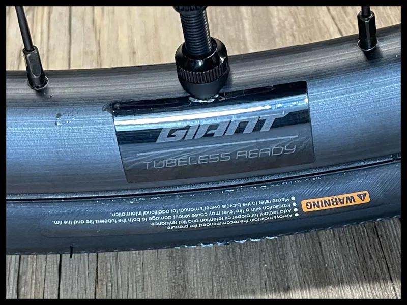 Giant Contend AR 1 Medium-Large  Black-9