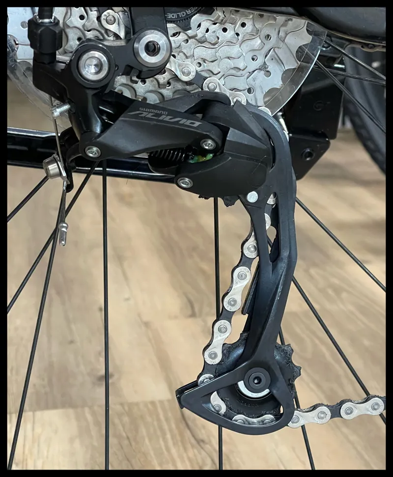 Giant Entour E+ 2 LDS Medium Gunmetal Black 2022 Approved used-6