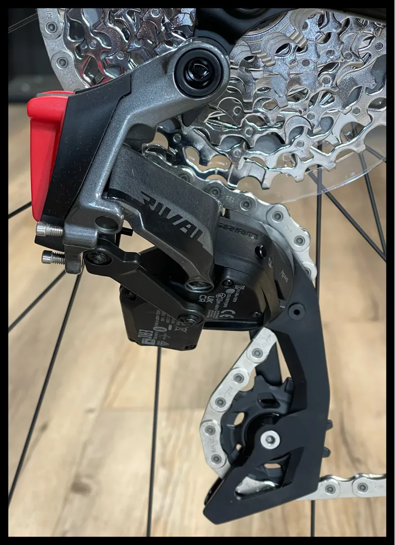 Defy Advanced 0 Small Carbon/Terracotta 2022-7