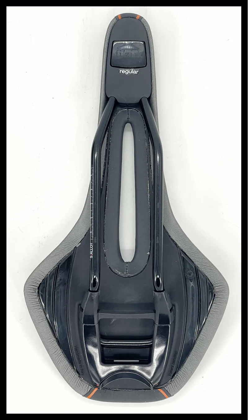 Fizik Luce S Alloy Regular145 mm Black Anthracite Orange Womens saddle-1