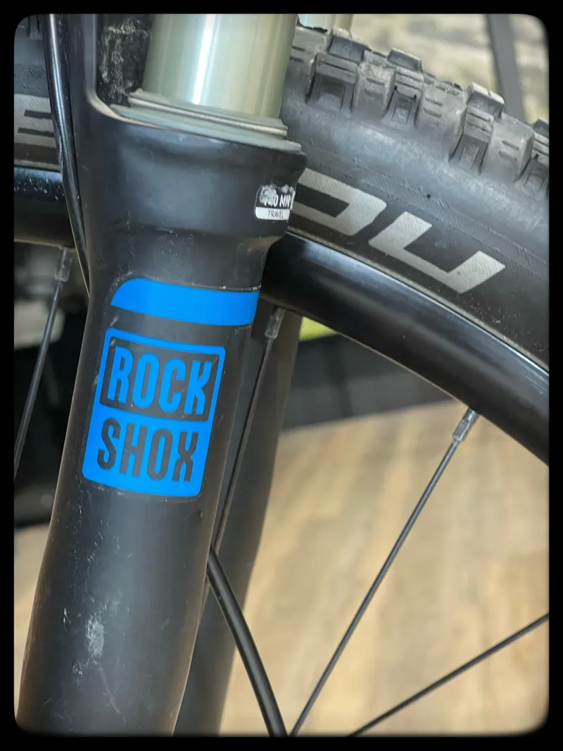 2016 Giant Trance 27.5 3 Medium Black-11