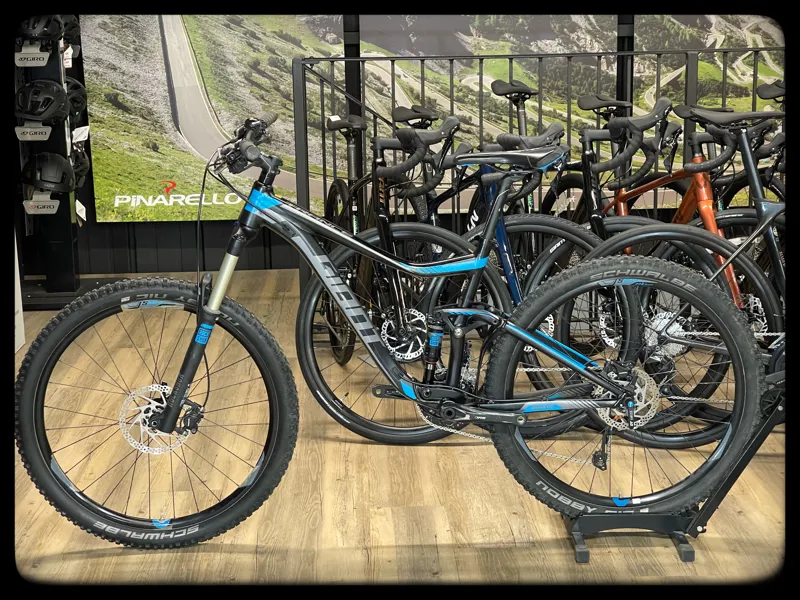 2016 Giant Trance 27.5 3 Medium Black-1