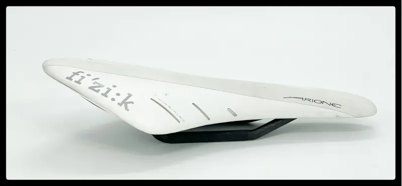 Fizik Arione R1 Mens Carbon Road Saddle 130 mm White Approved Used