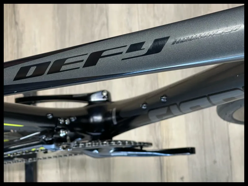 Defy Advanced 1-CDB Medium Carbon 2018-3