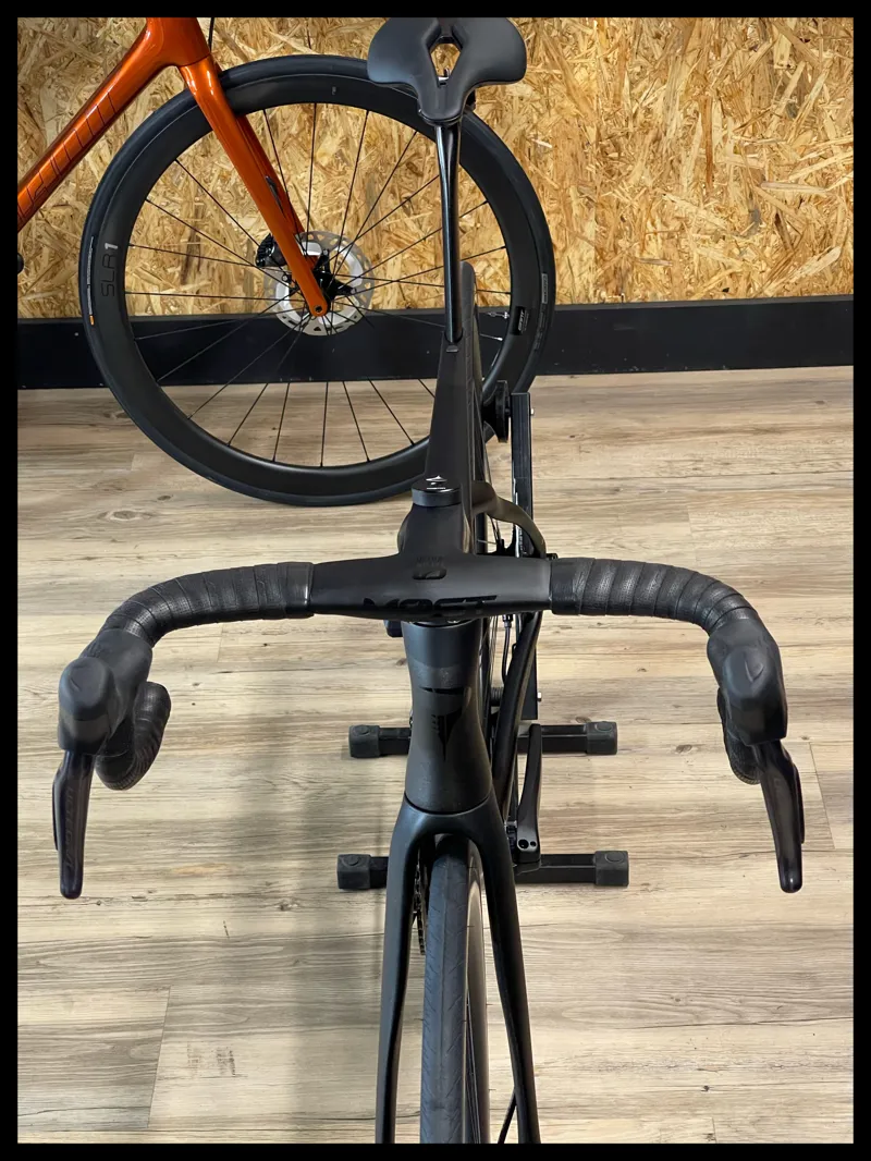 F7 Disc 54.5 cm Ultegra Di2 Razor Black 2023-2