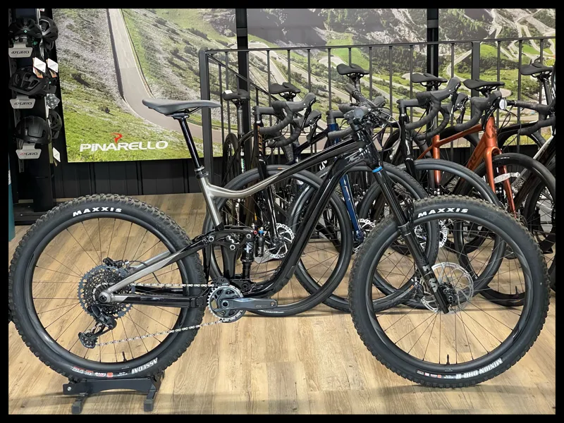 Trance X 1 Large Black/Smoke Metal 2022