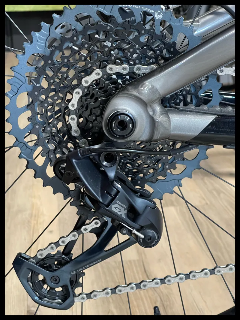 Trance X 1 Large Black/Smoke Metal 2022-6