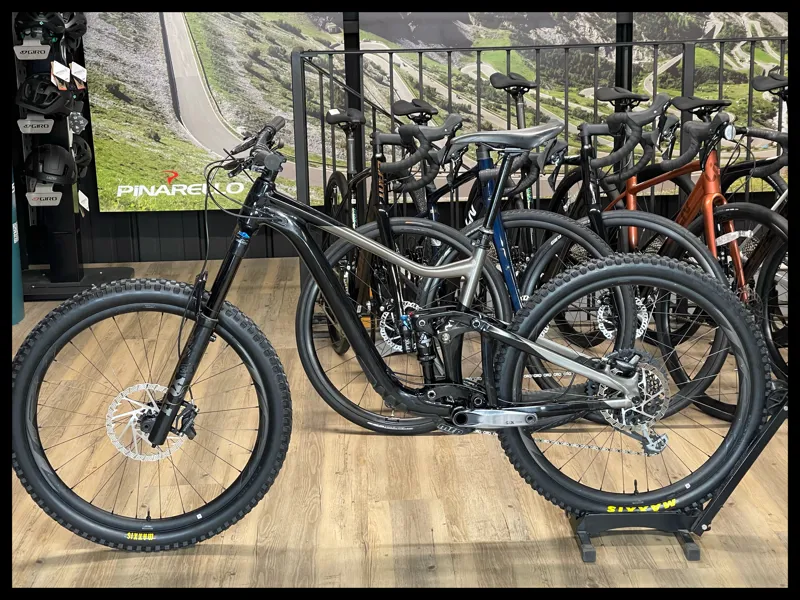 Giant Trance X 1 Medium Black 2022-1