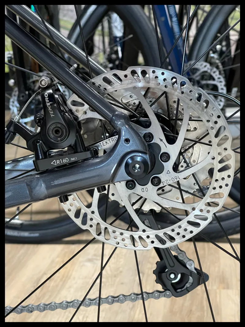 Giant Contend AR 4 Medium Charcoal 2022-6