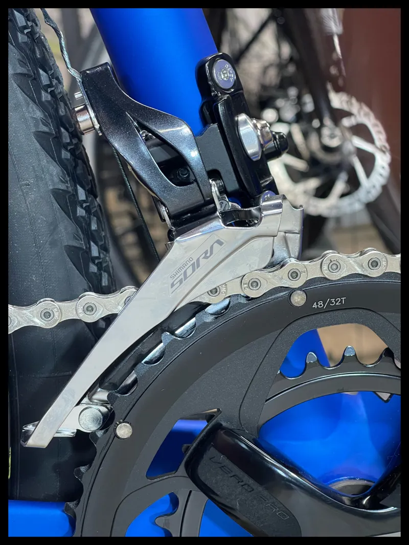 Giant Revolt 2 Large Sapphire 2022-6