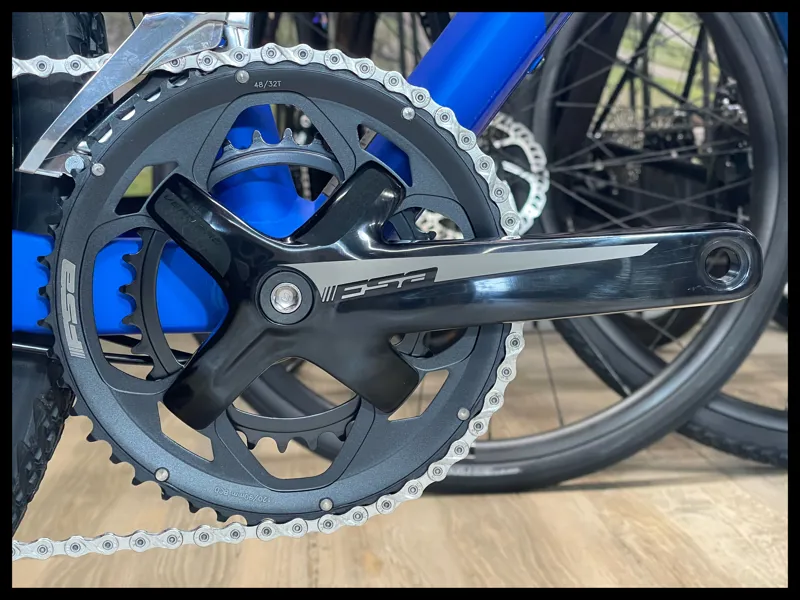 Giant Revolt 2 Large Sapphire 2022-7