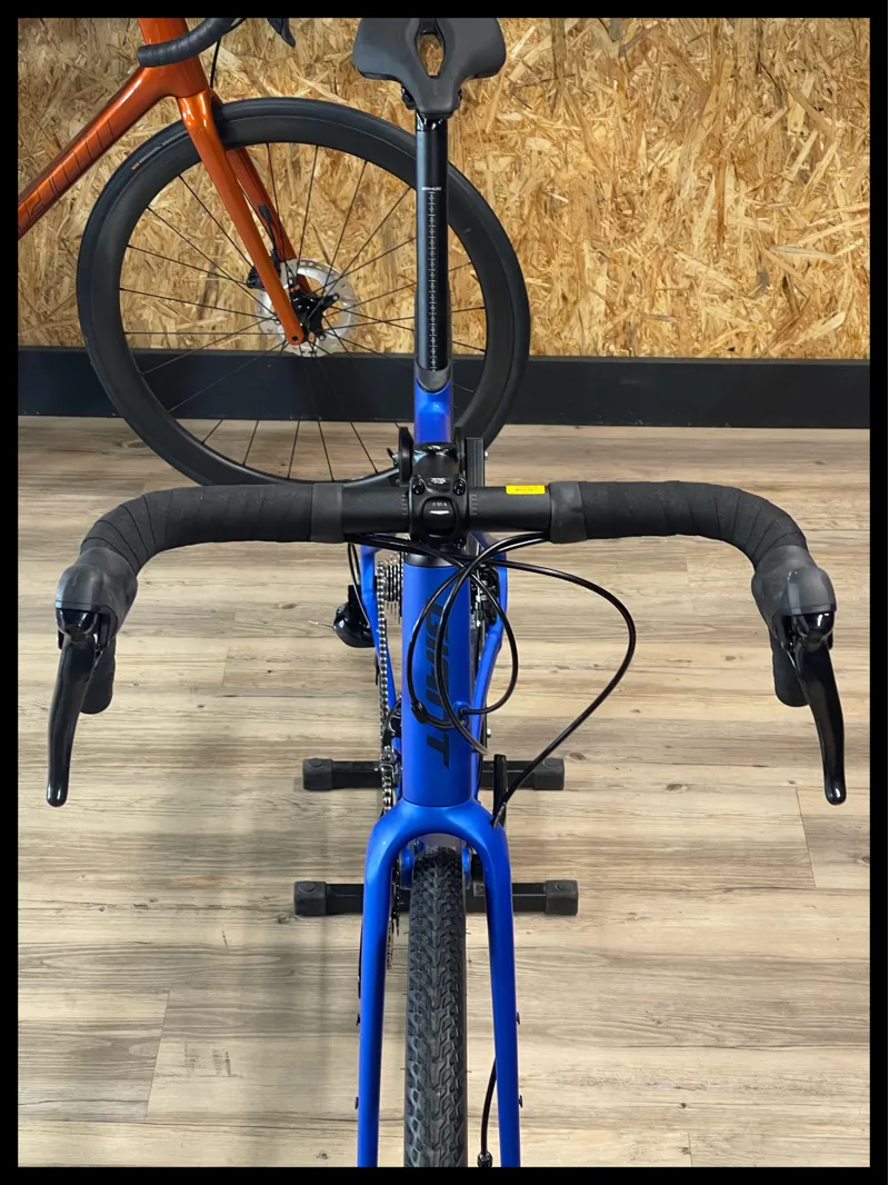 Giant Revolt 2 Large Sapphire 2022-4