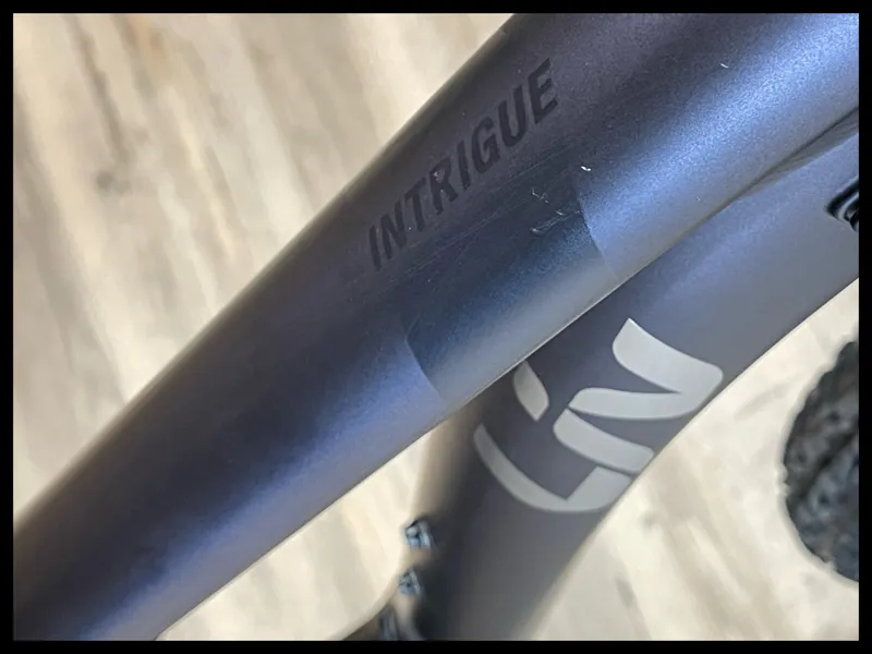 Liv Intrigue 29 2 Small Black Ti 2021-2